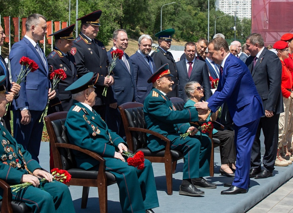 Открытие БК-31, встреча с ветеранами и посещения Мамаева Кургана: Волгоград посетил Дмитрий Медведев